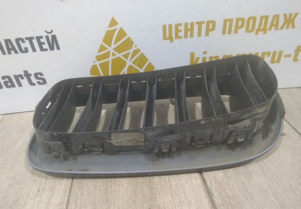 Решетка радиатора правая бу BMW X5 F15 OEM 51117309775