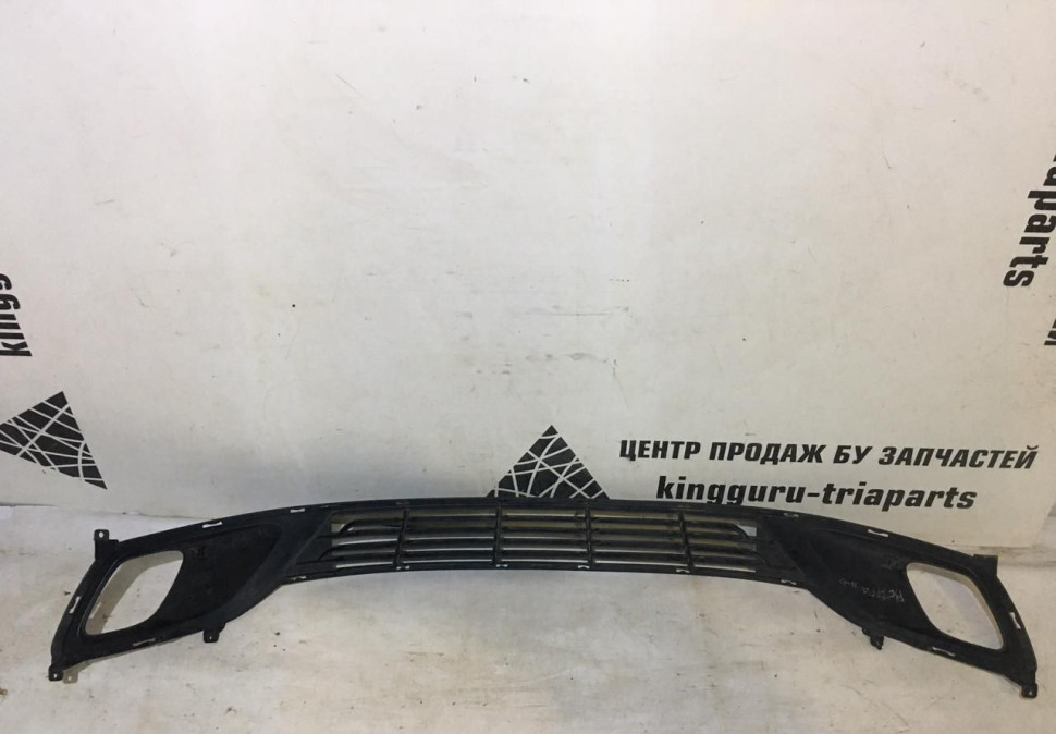 Решетка бампера Центральная Kia Venga oem 865611P000 (скл-3)