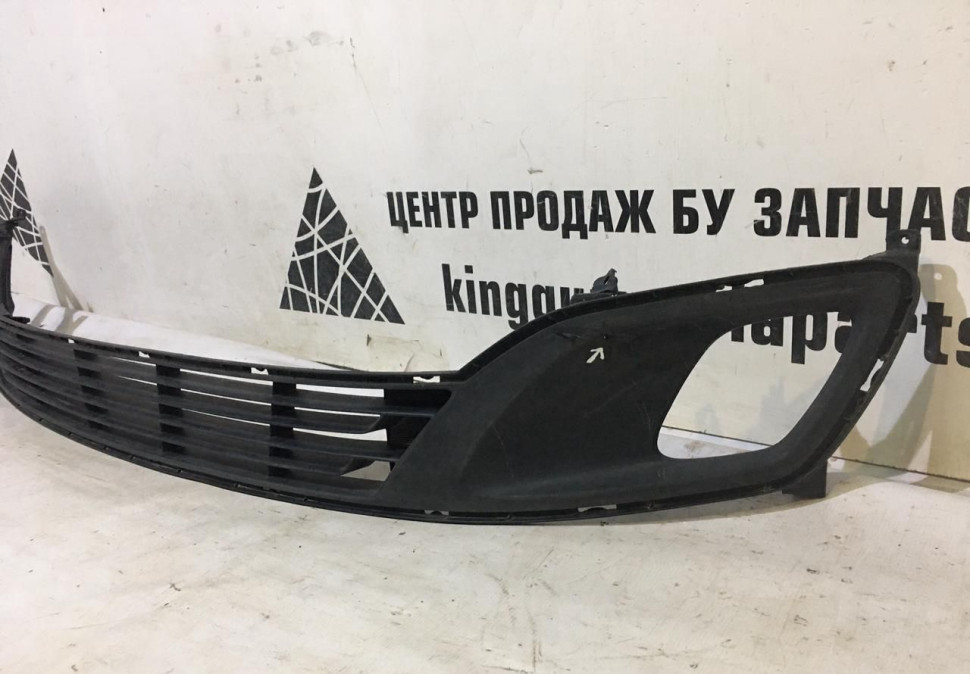 Решетка бампера Центральная Kia Venga oem 865611P000 (скл-3)
