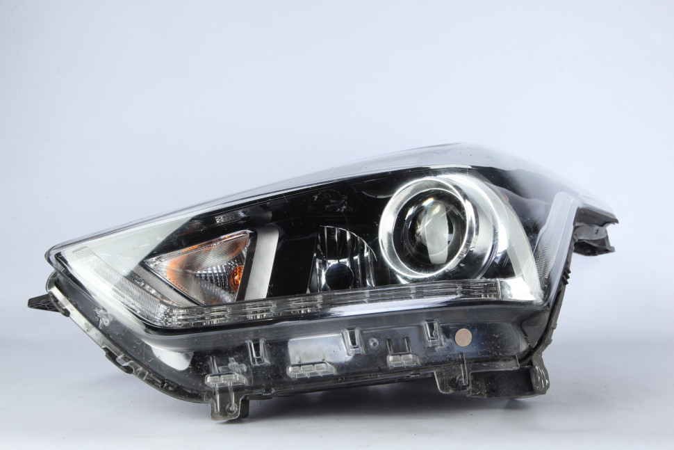 Фара левая Hyundai Creta oem 92101M0300
