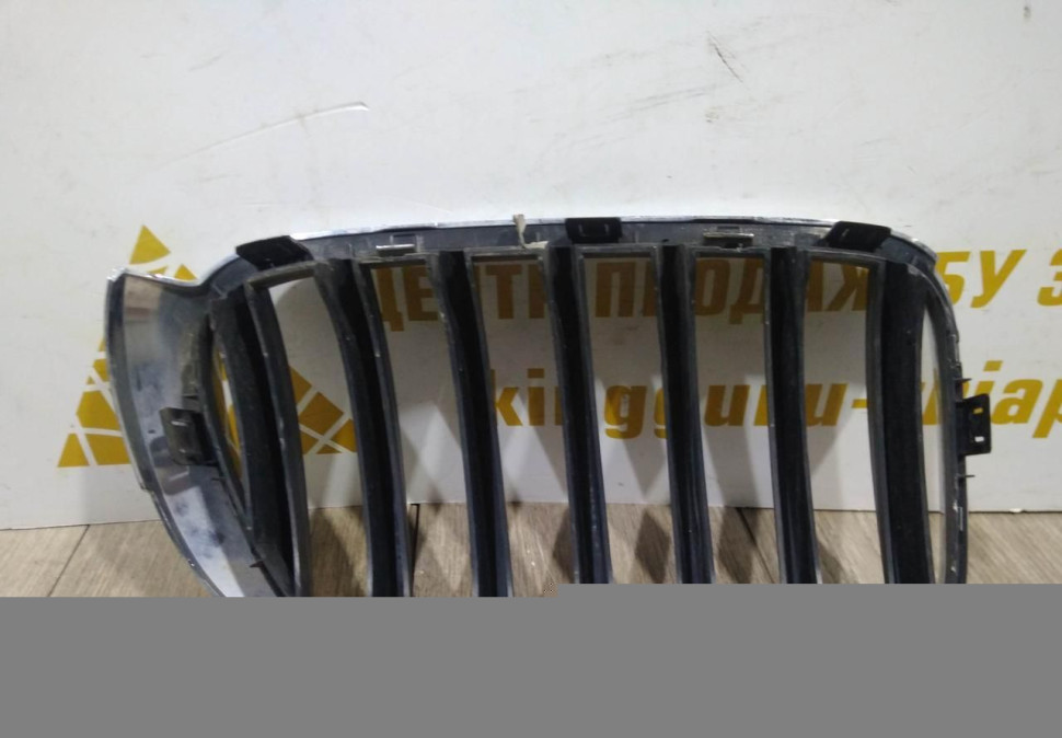 Решетка радиатора левая бу BMW X3 F25 рестайлинг OEM 51117338571