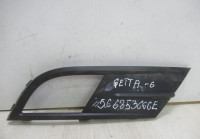 Накладка (заглушка)  ПТФ правая Volkswagen Jetta 6 oem 5c6853666e