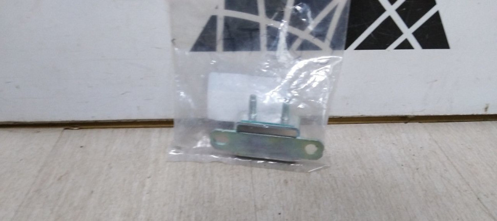Петля двери багажника Hyundai Creta oem 797102Y000