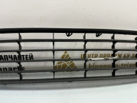 Решетка в бампер Volkswagen Golf 5 2005 OEM 1K0853677