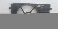Диффузор вентилятора Volkswagen Golf 7 oem 5q0121207bd (трещина)