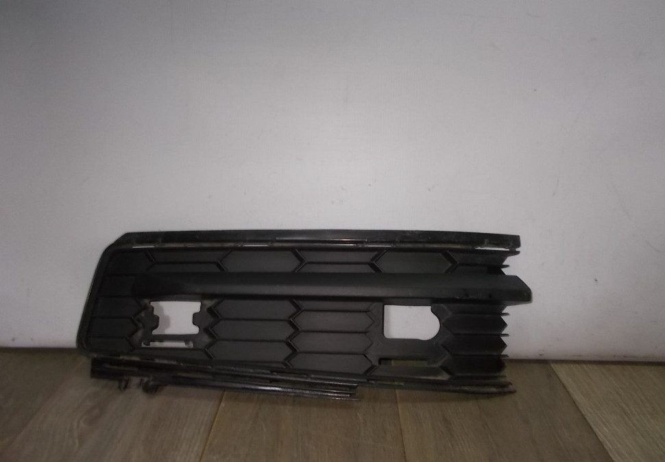 Решетка переднего бампера правая бу Skoda Kodiaq OEM 565807368