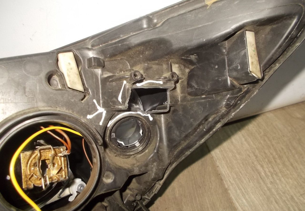 Фара правая бу Renault Kaptur OEM 260108765R