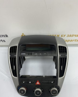 Консоль центральная с диссплеем Kia Ceed 1 2007 OEM 957101H100