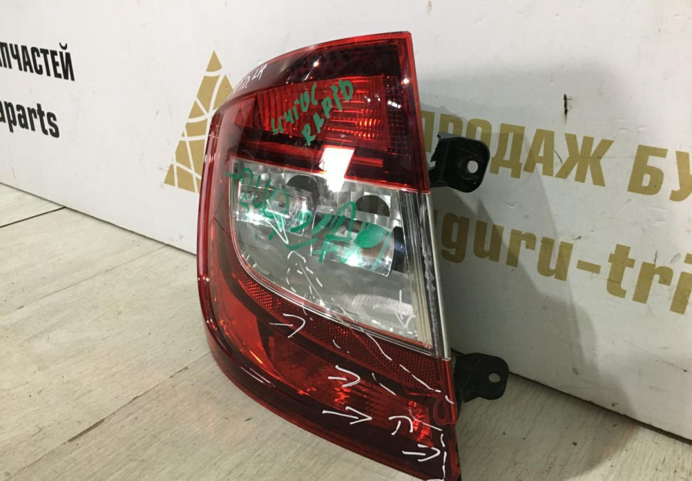 Фонарь диодный левый бу Skoda Rapid рестайлинг OEM 5JH945207