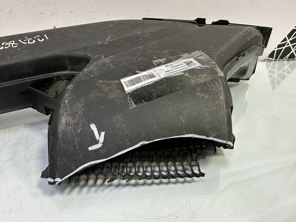 Воздуховод передний бу Mini Cooper F54 OEM 13718675261 Воздуховод передний бу Mini Cooper F54 OEM 13718675261