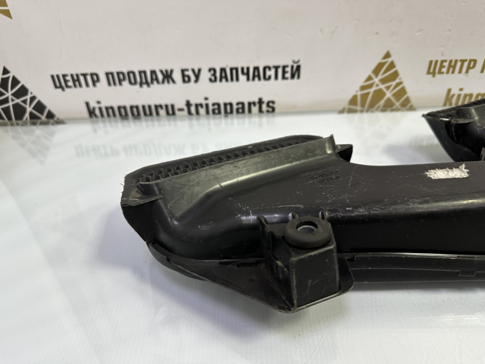 Воздуховод передний бу Mini Cooper F54 OEM 13718675261 Воздуховод передний бу Mini Cooper F54 OEM 13718675261