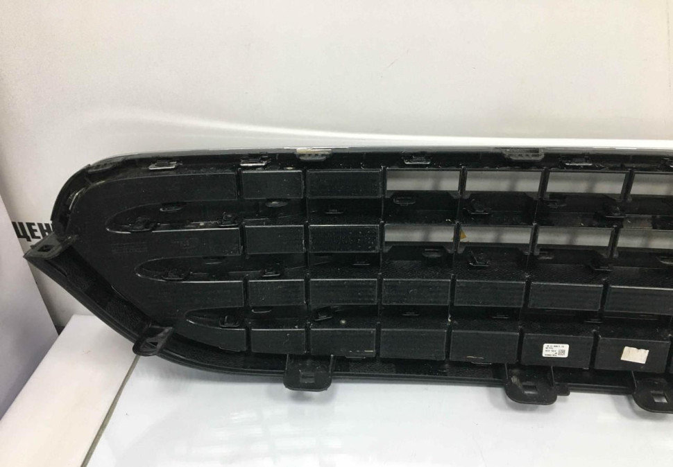 Решетка радиатора Mini Cooper F60 OEM 51137396533 Решетка радиатора Mini Cooper F60 OEM 51137396533
