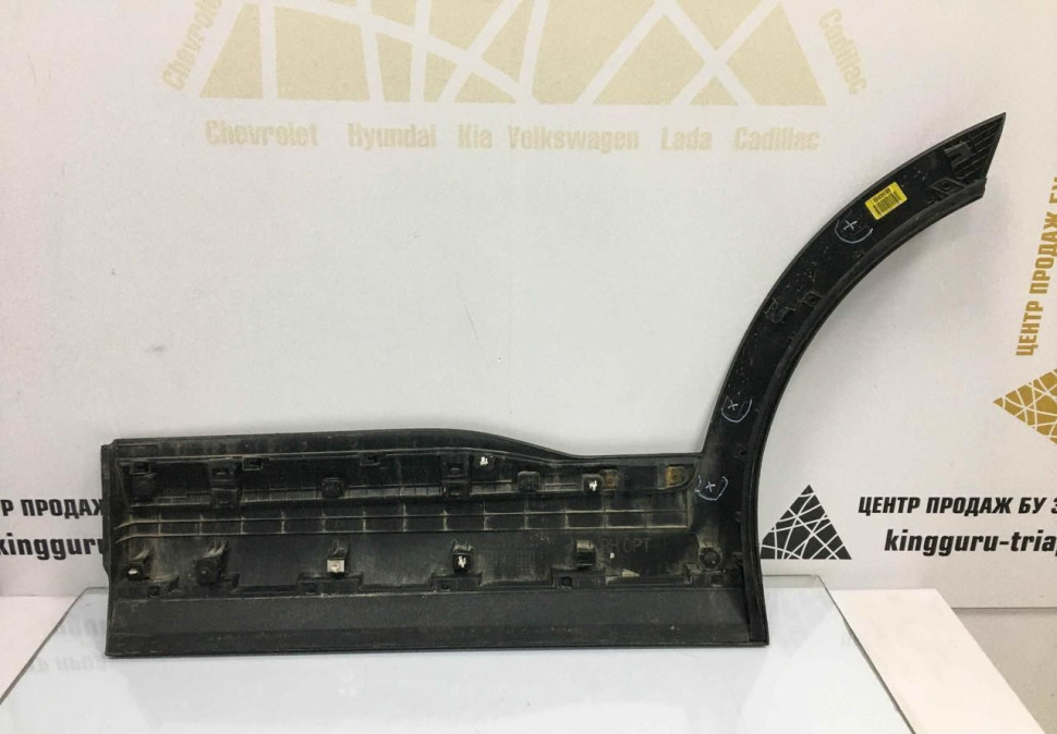 Молдинг двери задний правый Hyundai Santa Fe 4 2018 oem 87732S1100 Молдинг двери задний правый Hyundai Santa Fe 4 2018 oem 87732S1100