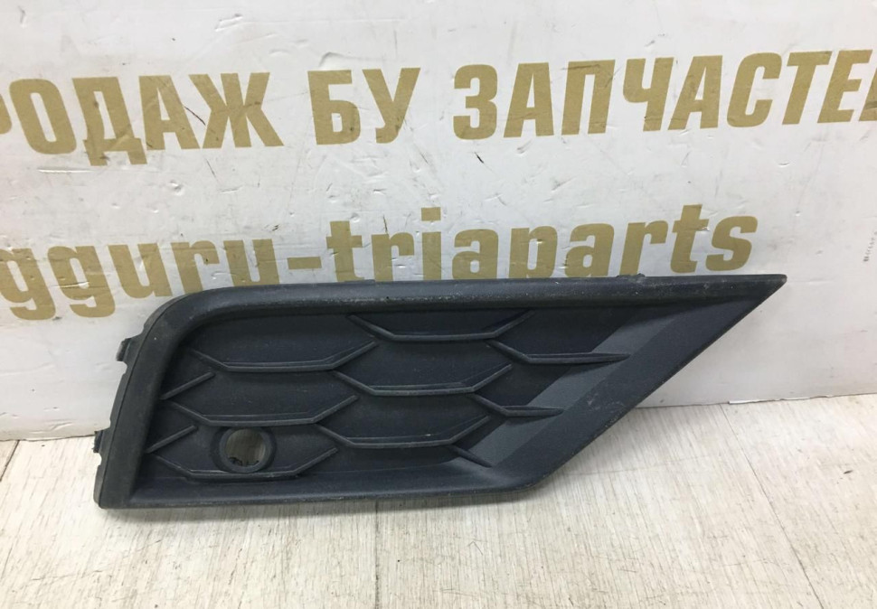 Решетка переднего бампера правая Volkswagen Tiguan 2 2016 oem 5NA853666A