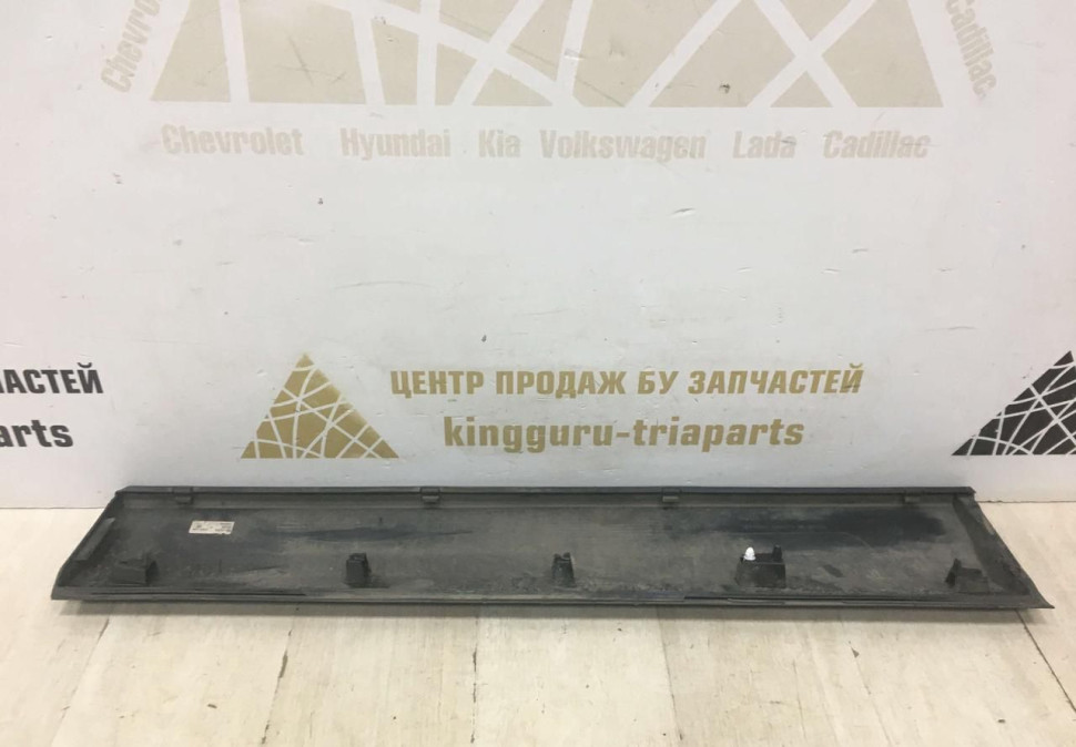 Молдинг двери передний левый Skoda Karoq OEM 57A854939