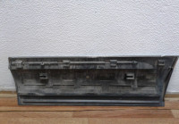 Молдинг двери задний правый Volkswagen Touareg NF (потертости) oem 7p6854950 (скл-3)