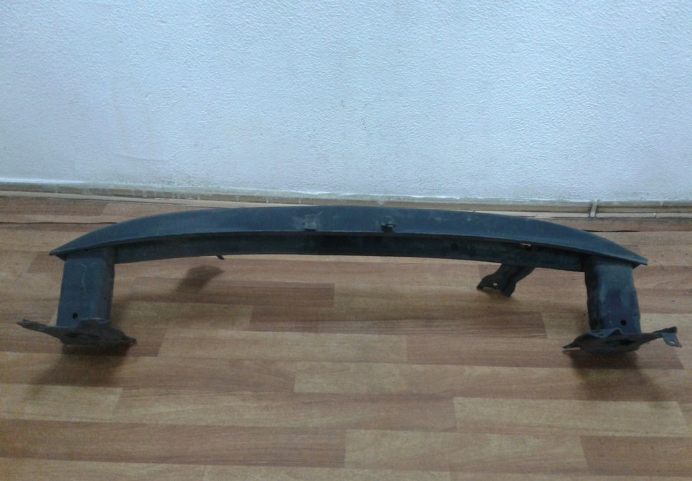 Усилитель переднего бампера Volkswagen Passat B6 oem 3c0807093 (вмятина) Усилитель переднего бампера Volkswagen Passat B6 oem 3c0807093 (вмятина)