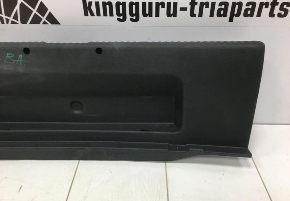 Обивка задней панели Skoda Octavia A7 OEM 5E5863485