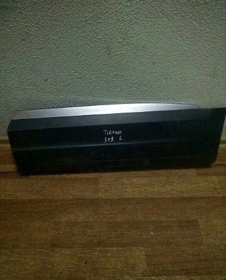 Накладка двери задняя левая Volkswagen Tiguan oem 5n0854949e