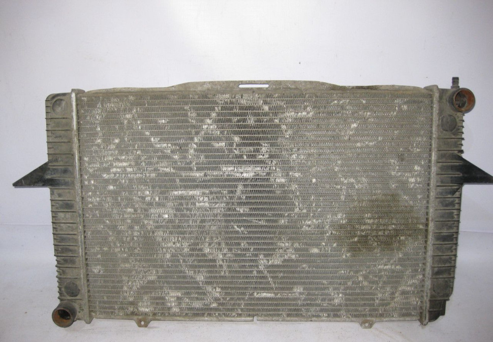 Радиатор охлаждения Volvo V70 / S70 oem 9186484 (слом. крепление) (скл-3) Радиатор охлаждения Volvo V70 / S70 oem 9186484 (слом. крепление) (скл-3)