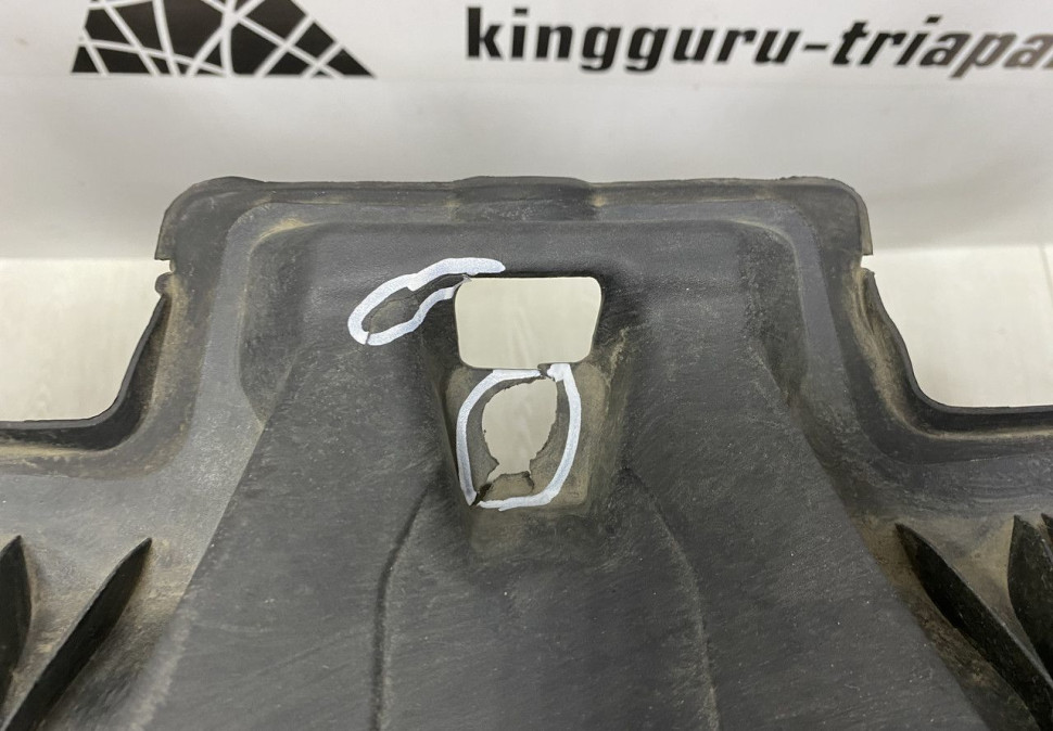 Воздуховод радиатора BMW X1 F48 рестайлинг OEM 51748077477 Воздуховод радиатора BMW X1 F48 рестайлинг OEM 51748077477