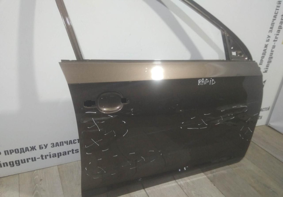 Дверь передняя правая бу Skoda Rapid OEM 6RF831056D, 5JA831052B