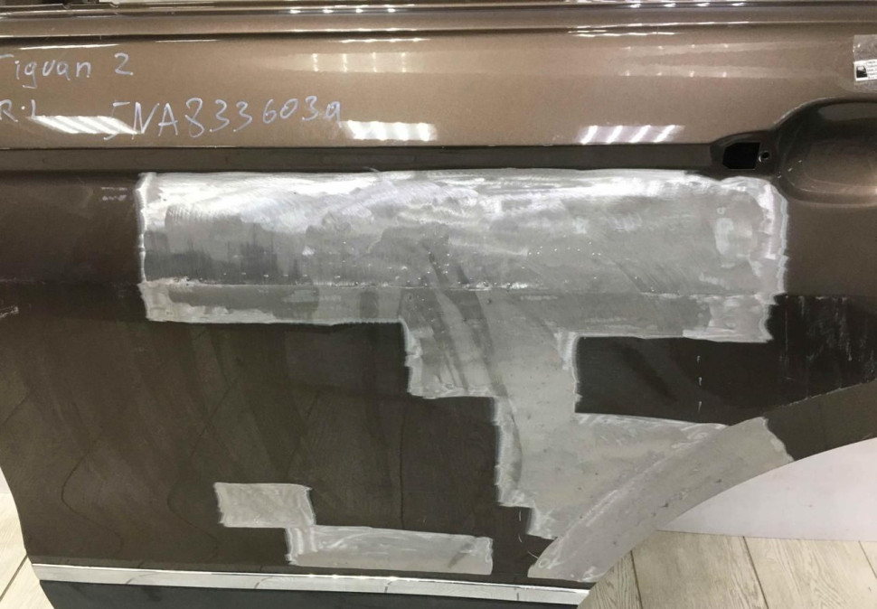 Дверь задняя левая Volkswagen Tiguan 2 oem 5NA833603a (вмятины) (скл-3) Дверь задняя левая Volkswagen Tiguan 2 oem 5NA833603a (вмятины) (скл-3)