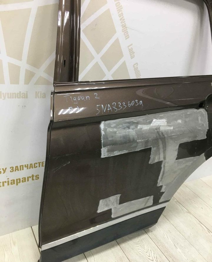 Дверь задняя левая Volkswagen Tiguan 2 oem 5NA833603a (вмятины) (скл-3) Дверь задняя левая Volkswagen Tiguan 2 oem 5NA833603a (вмятины) (скл-3)