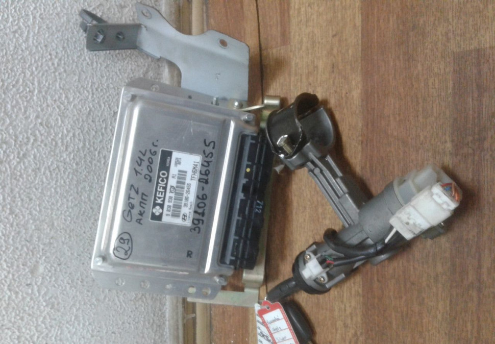 Блок управления ДВС + замок зажигания Hyundai Getz 1.4 АКПП oem 3910626455