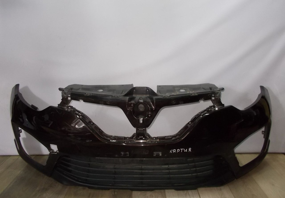 Бампер передний бу Renault Kaptur OEM 620222180R