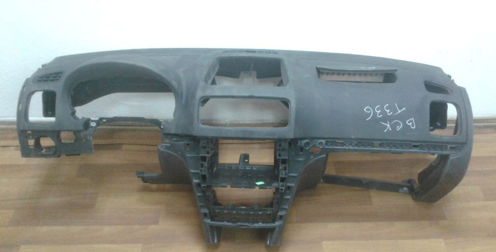 Торпедо сработавшее бу Skoda Yeti OEM 5L1857007G