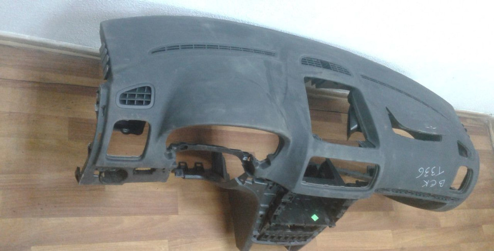 Торпедо сработавшее бу Skoda Yeti OEM 5L1857007G