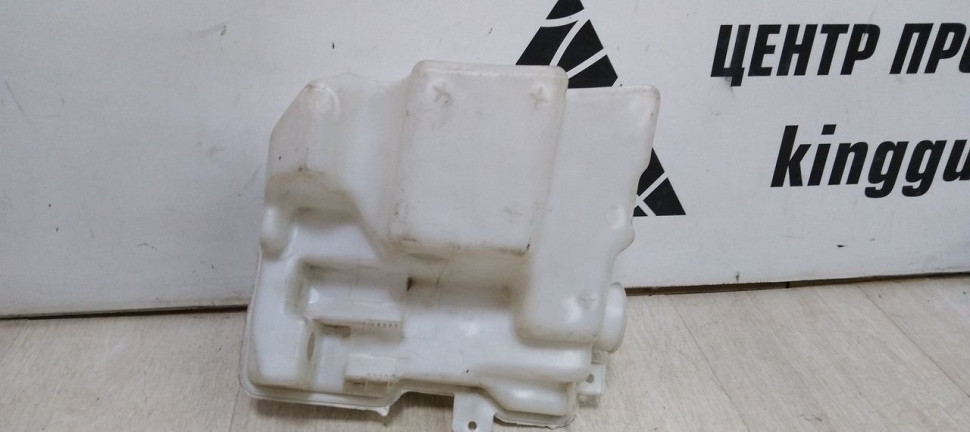 Бачок омывателя Volkswagen Passat B6 (05>10) oem 3c0955453