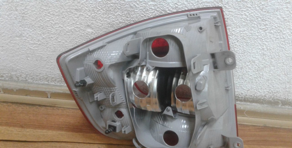 Фонарь правый бу Skoda Rapid OEM 5JH945096 Фонарь правый бу Skoda Rapid OEM 5JH945096