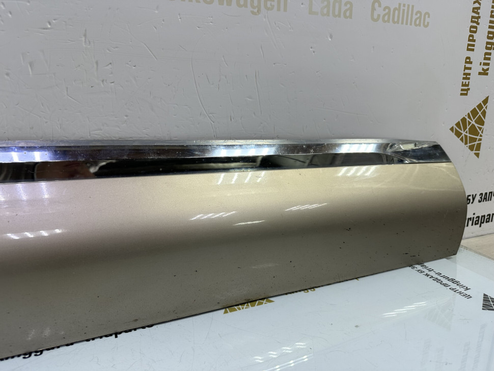 Молдинг двери передний правый Volkswagen Touareg NF Oem 7p685494M
