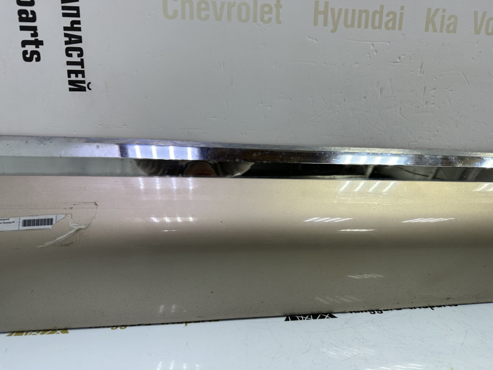 Молдинг двери передний правый Volkswagen Touareg NF Oem 7p685494M