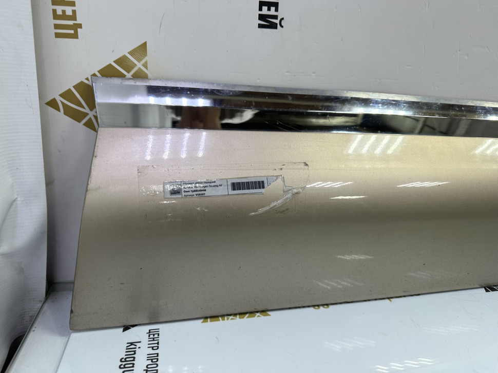 Молдинг двери передний правый Volkswagen Touareg NF Oem 7p685494M