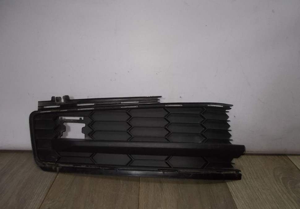 Решетка переднего бампера левая бу Skoda Kodiaq OEM 565807367