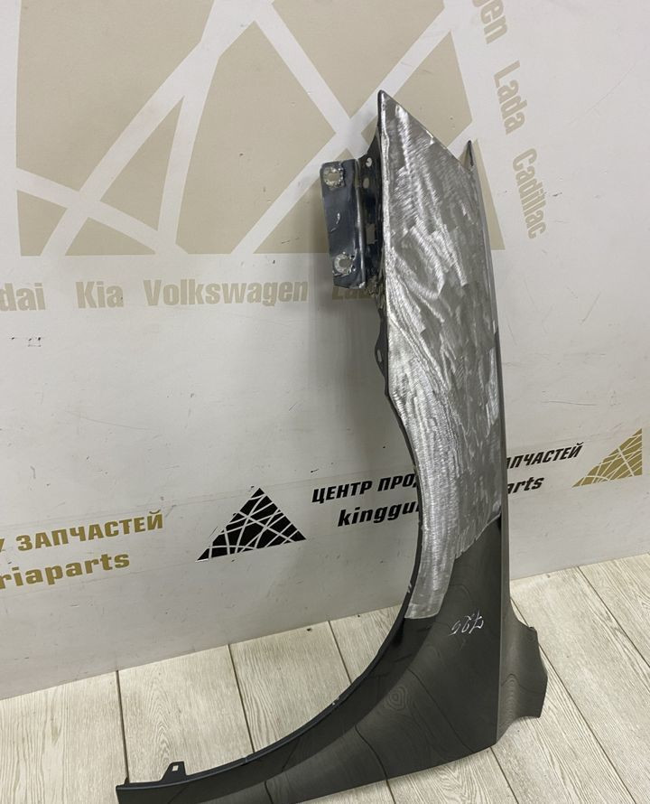 Крыло переднее левое Skoda Octavia A7 OEM 5E0821105A