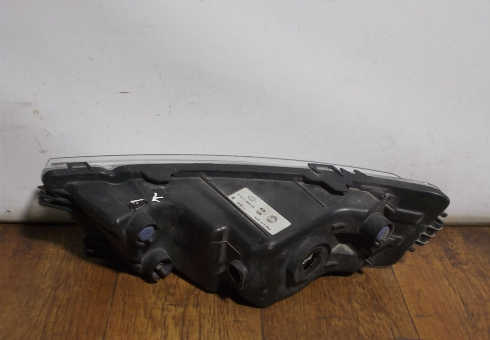 Фара противотуманная правая бу Skoda Rapid OEM 5JA941700
