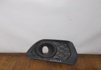Решетка противотуманной фары правая бу Renault Logan 2 OEM 263316043R