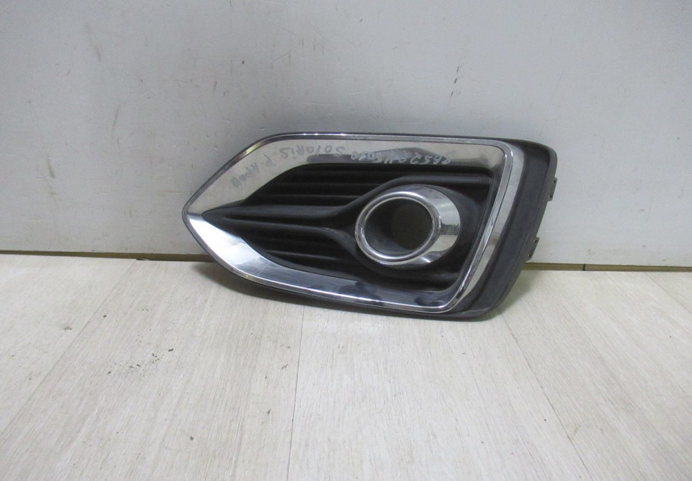 Накладка (рамка) птф правая Hyundai Solaris 2 oem 86522h5010