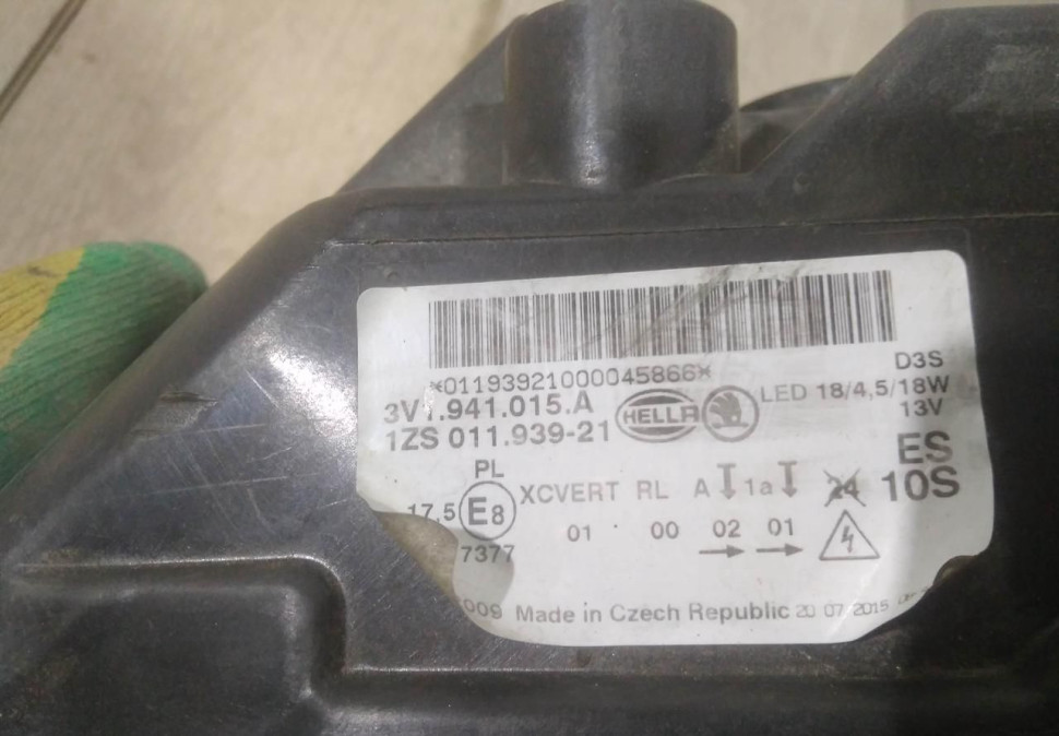 Фара ксенон левая бу Skoda Superb 3 OEM 3V1941015A Фара ксенон левая бу Skoda Superb 3 OEM 3V1941015A