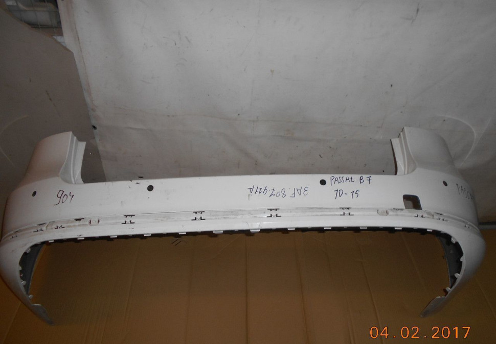Бампер задний Volkswagen Passat B7 Oem 3AF807421A (трещ)