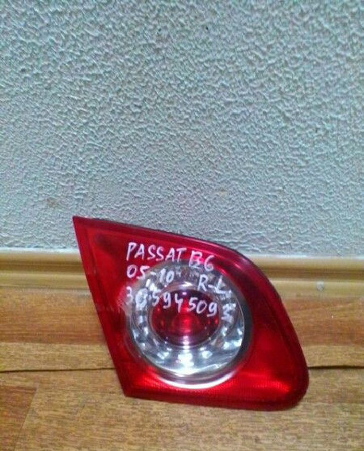 Фонарь внутренний левый Volkswagen Passat B6 (05-10) oem 3c5945093