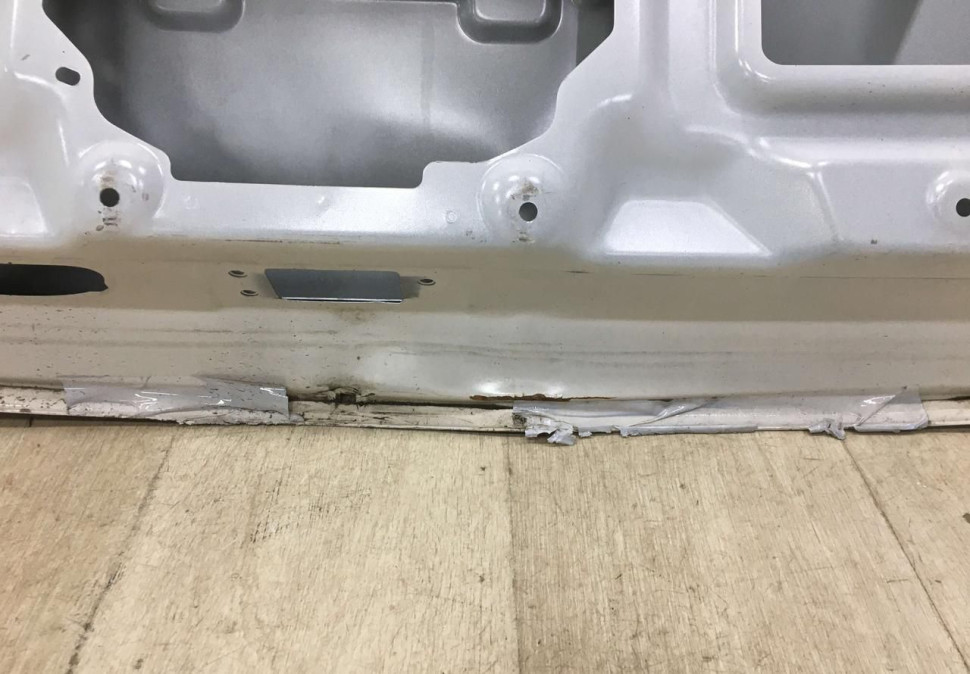 Крышка багажника Hyundai IX35 2010 oem 737002S010 Крышка багажника Hyundai IX35 2010 oem 737002S010