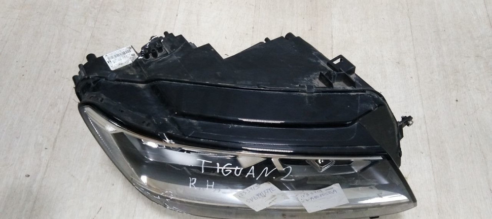 Фара правая LED Volkswagen Tiguan 2 дорест 17-20 oem 5NB941036D Фара правая LED Volkswagen Tiguan 2 дорест 17-20 oem 5NB941036D