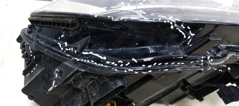 Фара правая LED Volkswagen Tiguan 2 дорест 17-20 oem 5NB941036D Фара правая LED Volkswagen Tiguan 2 дорест 17-20 oem 5NB941036D