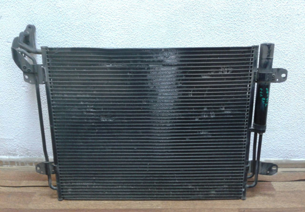 Радиатор кондиционера Volkswagen tiguan OEM 5N0820411 Радиатор кондиционера Volkswagen tiguan OEM 5N0820411