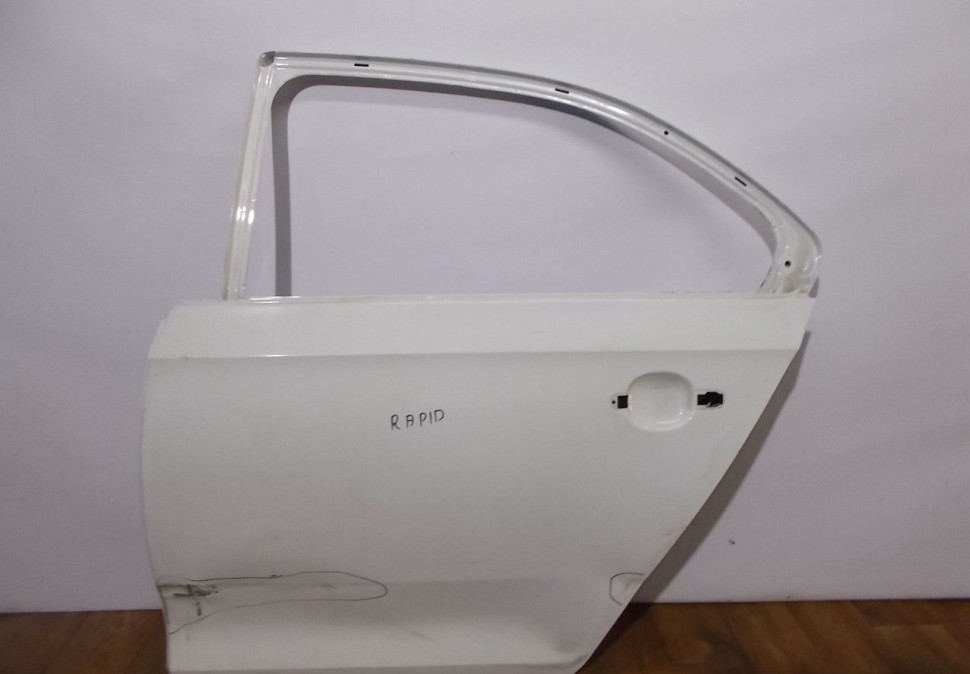 Дверь задняя левая бу Skoda Rapid OEM 5JA833051B